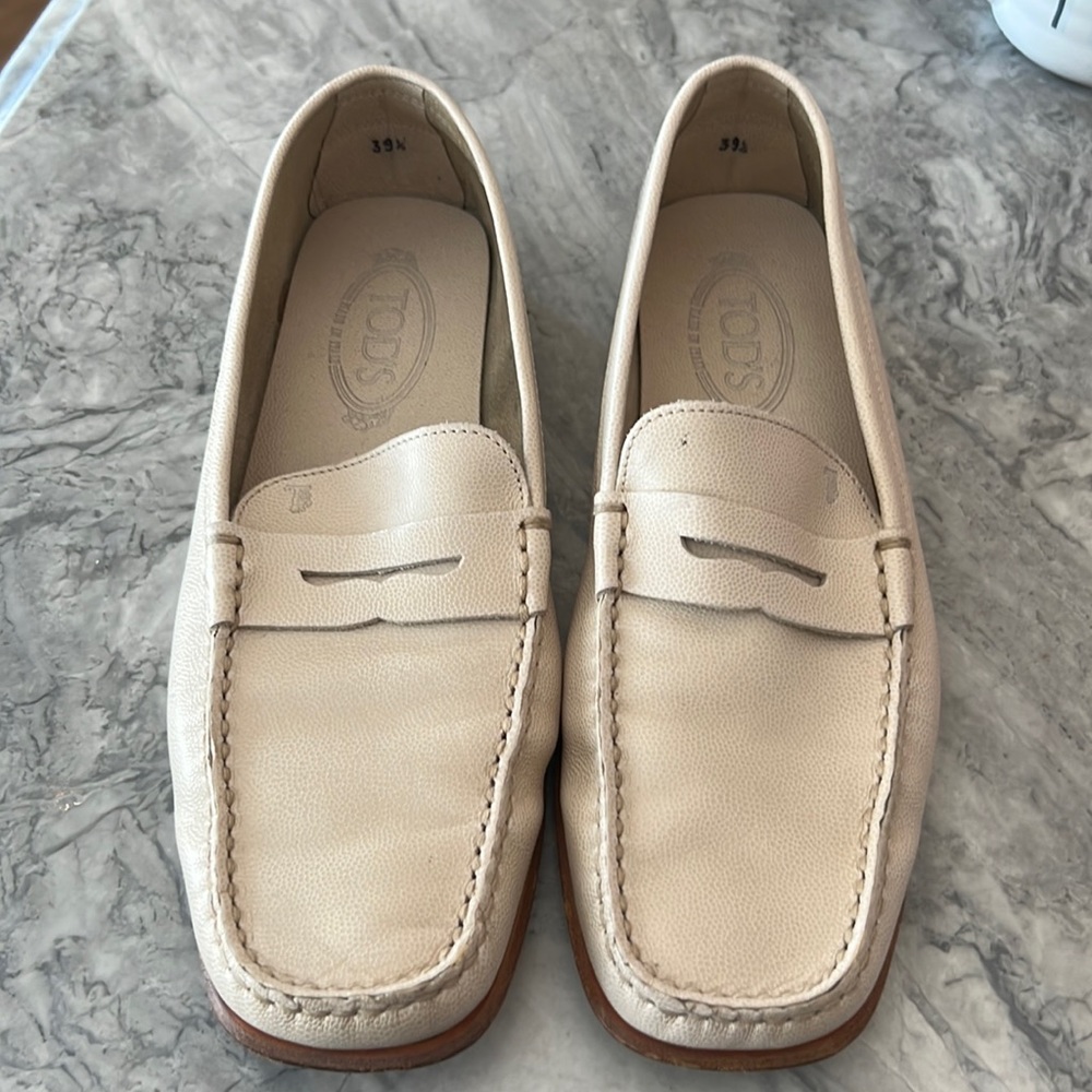 Women’s Tod’s loafers size 39 1/2 worn a few times cream color